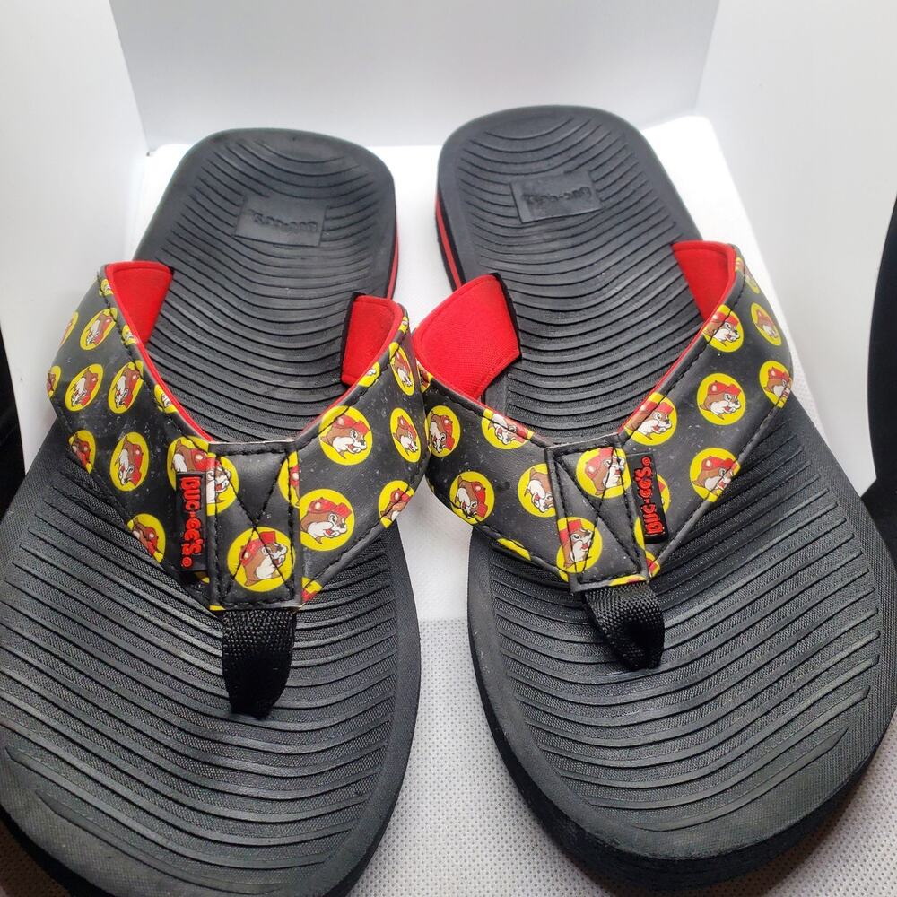 Bucees Mens Flip Flops Size 9 Black Thong Sandals Beaver Mascot Slides Beach